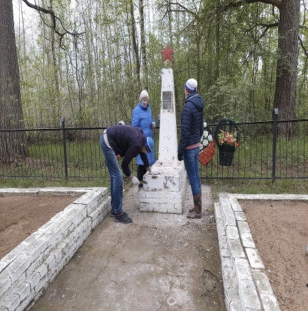 Братская могила воинов Советской Армии, погибших в период Великой Отечественной воины